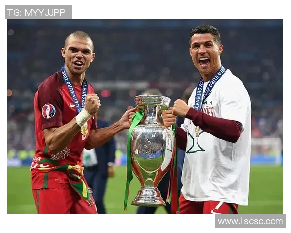 十多年足球征战历程 这位球星的成长与荣耀之路